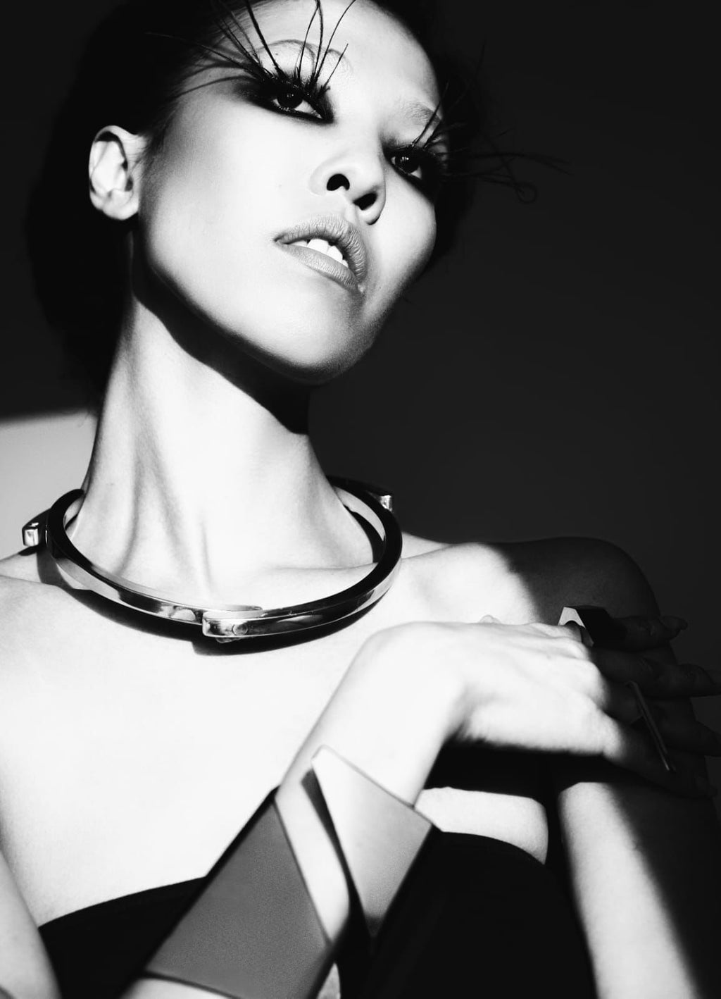 Brass Circle Neckpiece - EG425