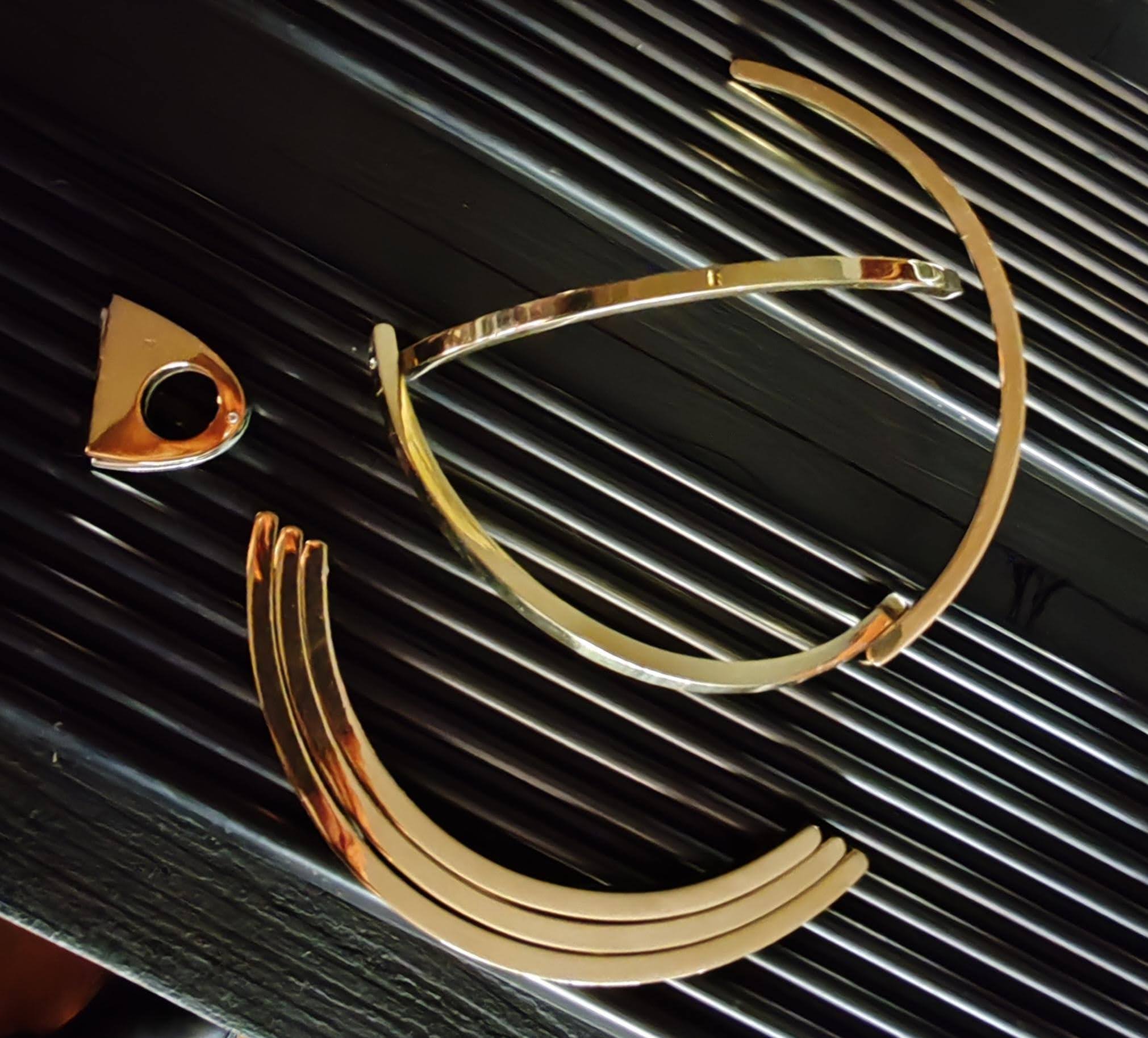Circle Neckpiece - EG425/EG426